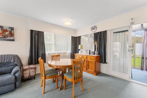 Photo of property in 2/5 Grove Road, Papakura, 2110