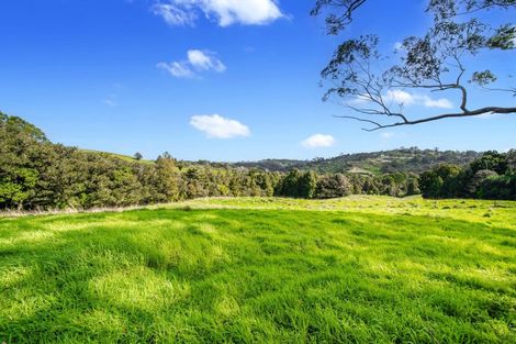 Photo of property in 28 Griggs Road, Whitford, Howick, 2571