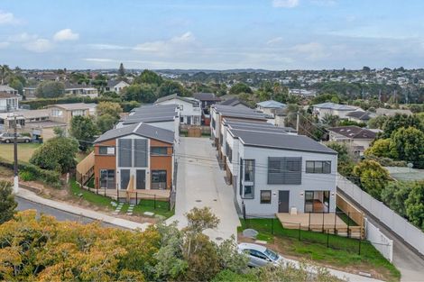 Photo of property in 4/196 Royal Road, Massey, Auckland, 0614