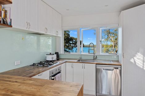 Photo of property in 49 Chatham Avenue, Paremoremo, Auckland, 0632