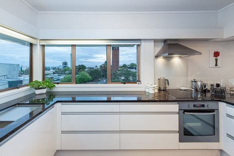 Photo of property in 6/4b The Promenade, Takapuna, Auckland, 0622