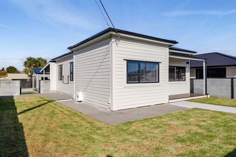 Photo of property in 42 Collins Street, Hawera, 4610
