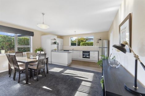 Photo of property in 2/6 Croziers Road, St Albans, Christchurch, 8052