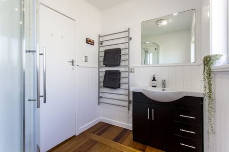 Photo of property in 58 Kervil Avenue, Te Atatu Peninsula, Auckland, 0610