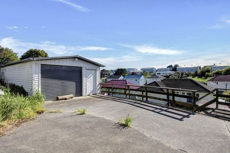 Photo of property in 172 Champion Street, Cannons Creek, Porirua, 5024