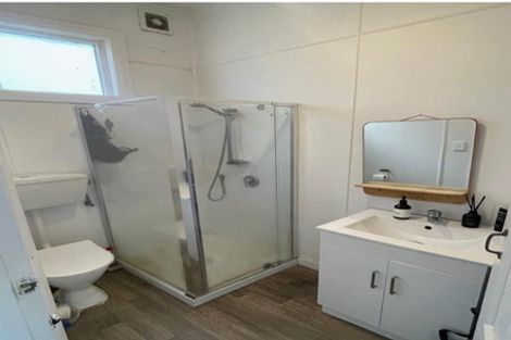 Photo of property in 122 Wallace Street, Mount Cook, Wellington, 6021