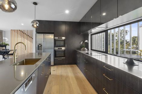 Photo of property in 2/11a Baring Terrace, Strandon, New Plymouth, 4312