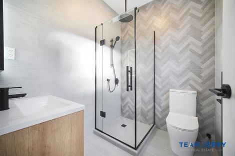 Photo of property in 43 Tributary Parade, Karaka, 2113