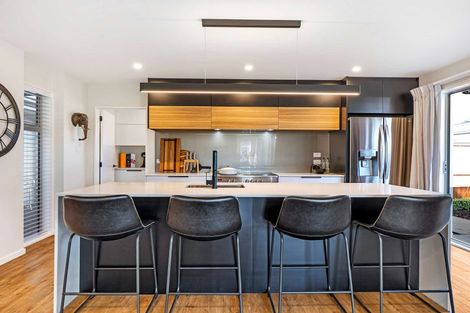 Photo of property in 13 Angus Place, Rangiora, 7400