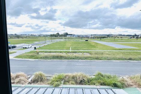 Photo of property in 42 Auranga Drive, Karaka, 2113