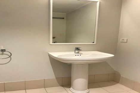 Photo of property in 9a/30 Westward Ho, Glen Eden, Auckland, 0602