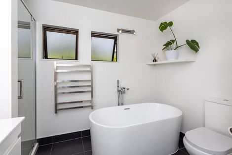 Photo of property in 1/92 Kervil Avenue, Te Atatu Peninsula, Auckland, 0610