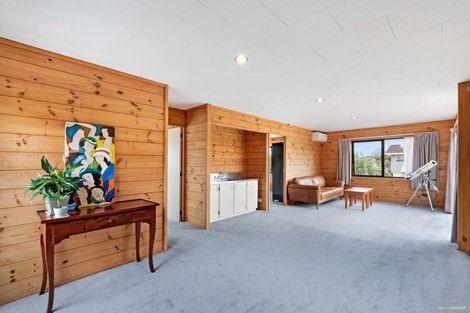 Photo of property in 151 Chivalry Road, Glenfield, Auckland, 0629