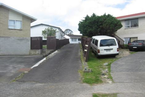 Photo of property in 2/6 Frobisher Way, Clendon Park, Auckland, 2103