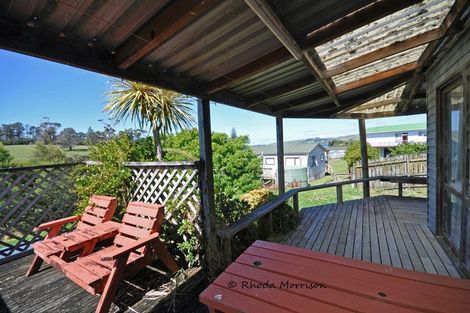 Photo of property in 32 Sandy Beach Road, Tinopai, 0593