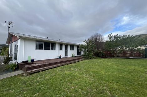 Photo of property in 3 Kilkenny Grove, Wainuiomata, Lower Hutt, 5014