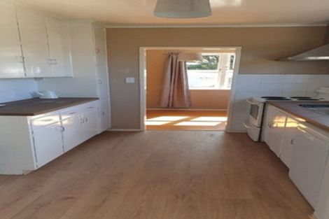 Photo of property in 81 Lauderdale Road, Birkdale, Auckland, 0626