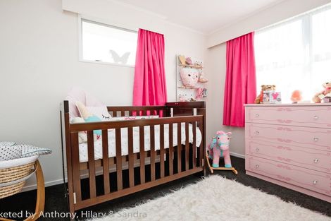 Photo of property in 15 Geraldine Crescent, Cloverlea, Palmerston North, 4412