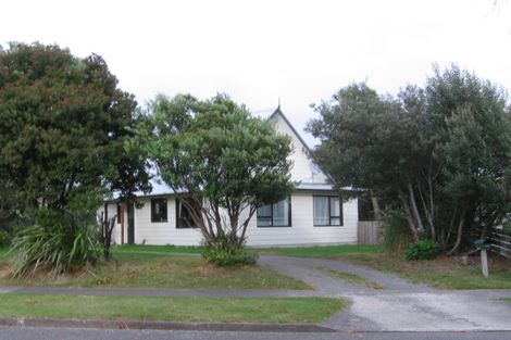 Photo of property in 13 Kanawa Street, Waikanae, 5036