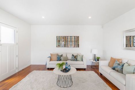 Photo of property in 2/117 Great South Road, Manurewa, Auckland, 2102