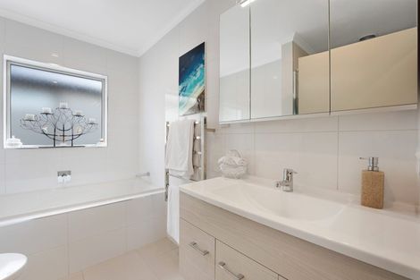 Photo of property in 9 Poaka Road, Hobsonville, Auckland, 0616