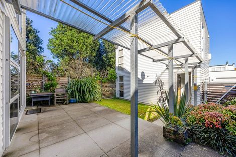 Photo of property in 13 Phar Lap Crescent, Takanini, 2112