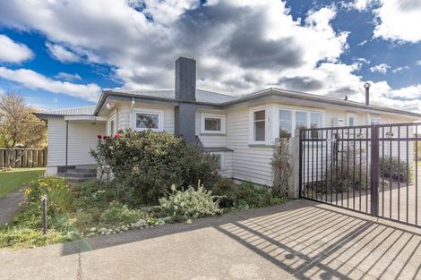 Photo of property in 12 Woburn Street, Waipukurau, 4200