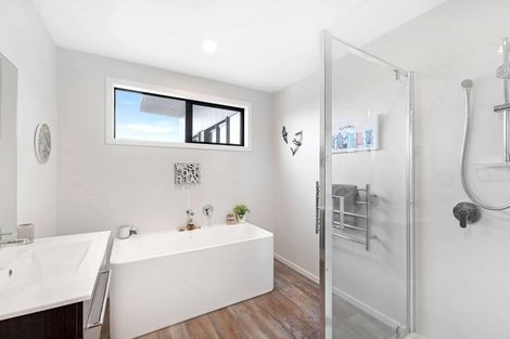 Photo of property in 38 Nore Street, Waihola, Milton, 9073