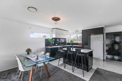 Photo of property in 6 Keryn Place, Opaheke, Papakura, 2113