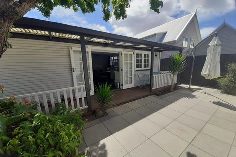 Photo of property in 140 Hastings Street, Sydenham, Christchurch, 8023