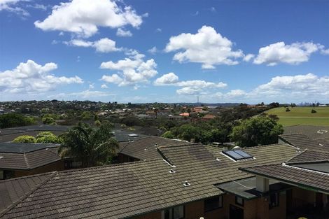 Photo of property in 8/485 Don Buck Road, Massey, Auckland, 0614