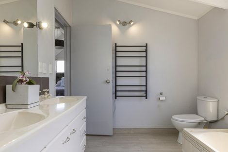 Photo of property in 83 Harvey Street, Waipahihi, Taupo, 3330