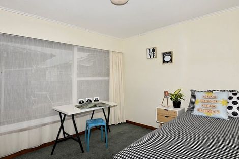 Photo of property in 117 Golf Road, New Lynn, Auckland, 0600