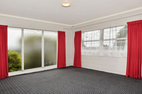 Photo of property in 117 Golf Road, New Lynn, Auckland, 0600