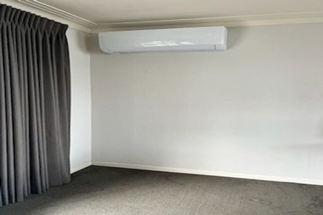 Photo of property in 37a Luckens Road, West Harbour, Auckland, 0618