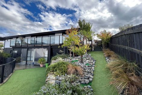 Photo of property in 6 Mataraki Place, Wanaka, 9305