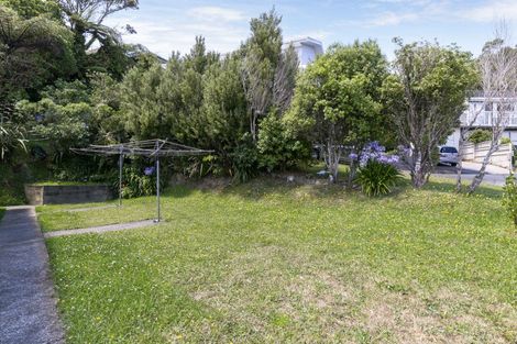 Photo of property in 15f1 Bloomsbury Grove, Newlands, Wellington, 6037