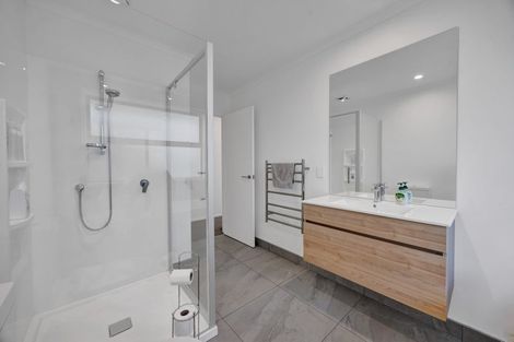 Photo of property in 52 Links Drive, Waiwhakaiho, New Plymouth, 4312