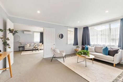 Photo of property in 7 Kathleen Reece Place, Waiuku, 2123