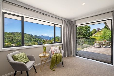 Photo of property in 6 West Terrace, Picton, 7220