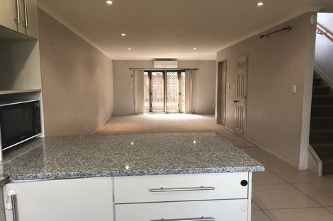 Photo of property in 13 Bushpark Place, Flat Bush, Auckland, 2016