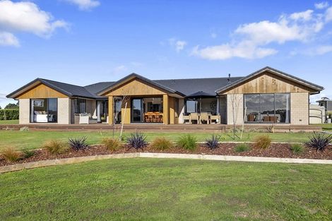 Photo of property in 132 Henwood Road, Paraite, New Plymouth, 4372