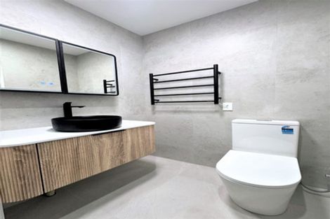 Photo of property in 8 Terrylyn Drive, Hillcrest, Auckland, 0627