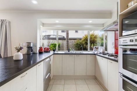 Photo of property in 94 Longford Park Drive, Takanini, 2112