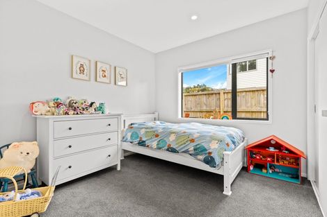 Photo of property in 75 Glenvar Ridge Road, Long Bay, Auckland, 0630