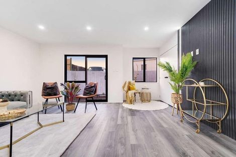 Photo of property in 2/7 Gambare Place, Wattle Downs, Auckland, 2103