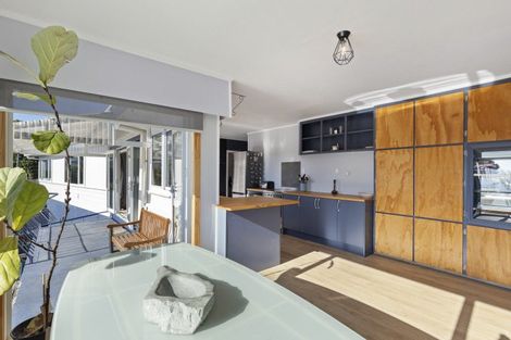 Photo of property in 52 Queens Road, Glen Avon, New Plymouth, 4312