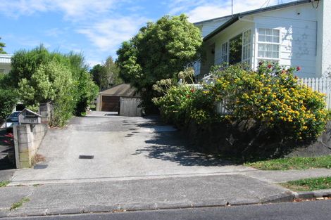 Photo of property in 1/1 Gray Crescent, Torbay, Auckland, 0630