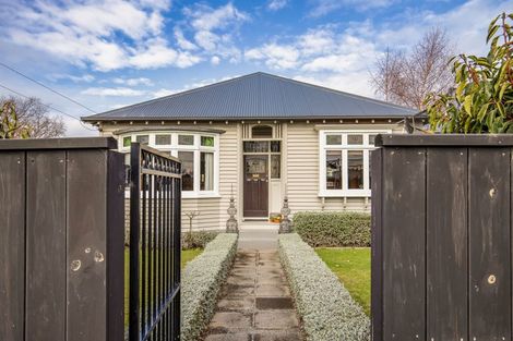 Photo of property in 28 Corson Avenue, Beckenham, Christchurch, 8023