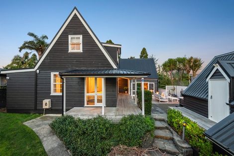 Photo of property in 64 Park Hill Road, Birkenhead, Auckland, 0626